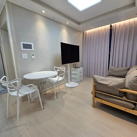 Seonneung Station Beautiful Apt 2Room