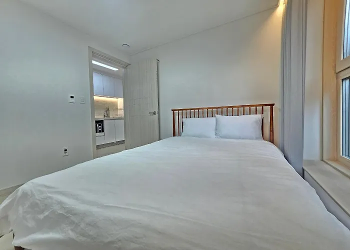 Seonneung Station Beautiful 2room