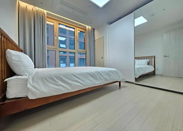 Seonneung Station Beautiful 2room