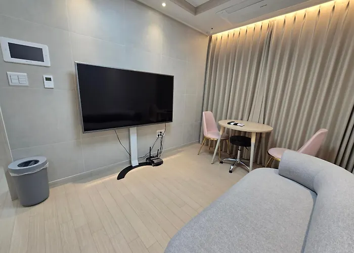 Seonneung Station Beautiful 2room *