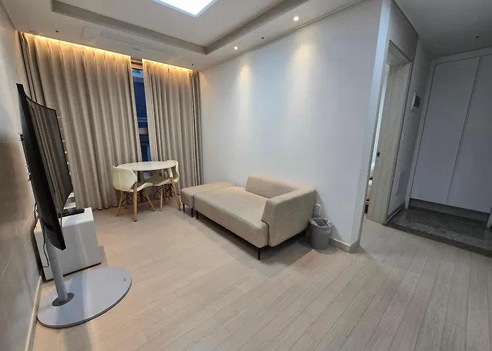 Seonneung Station Beautiful 2room *