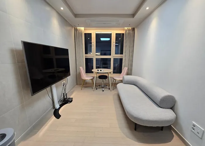 Seonneung Station Beautiful 2room *